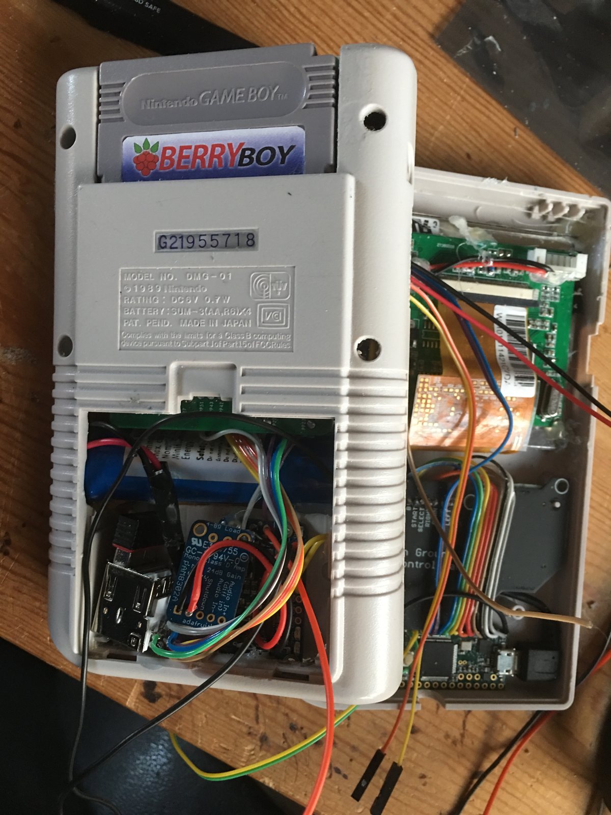 The back of the finished BerryBoy with the custom cartridge