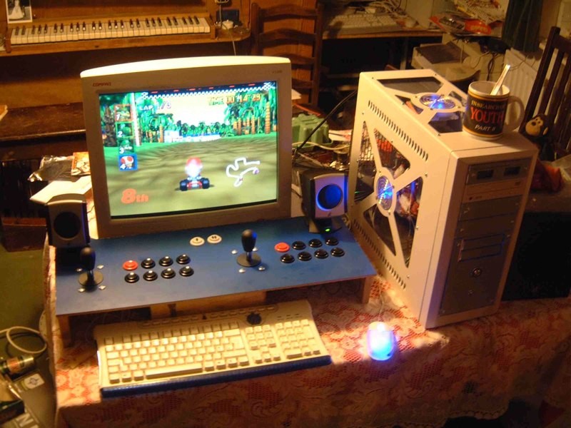 First mock-up with the control panel, a monitor and the PC